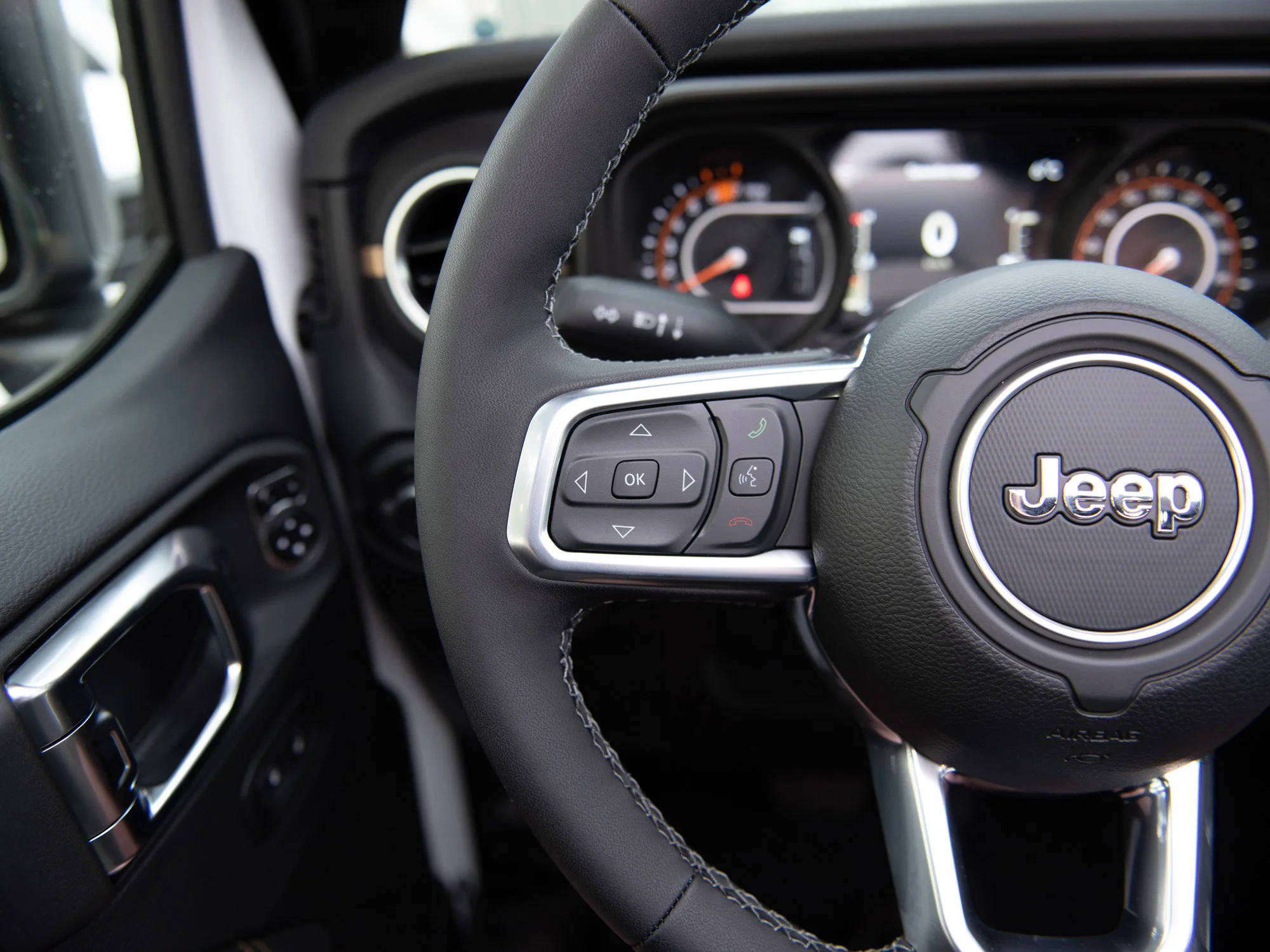 Used 2025 White Jeep Sahara* 4 Door 4x4, 1-Touch Power Top, Safety Group, Heated Leather image 14