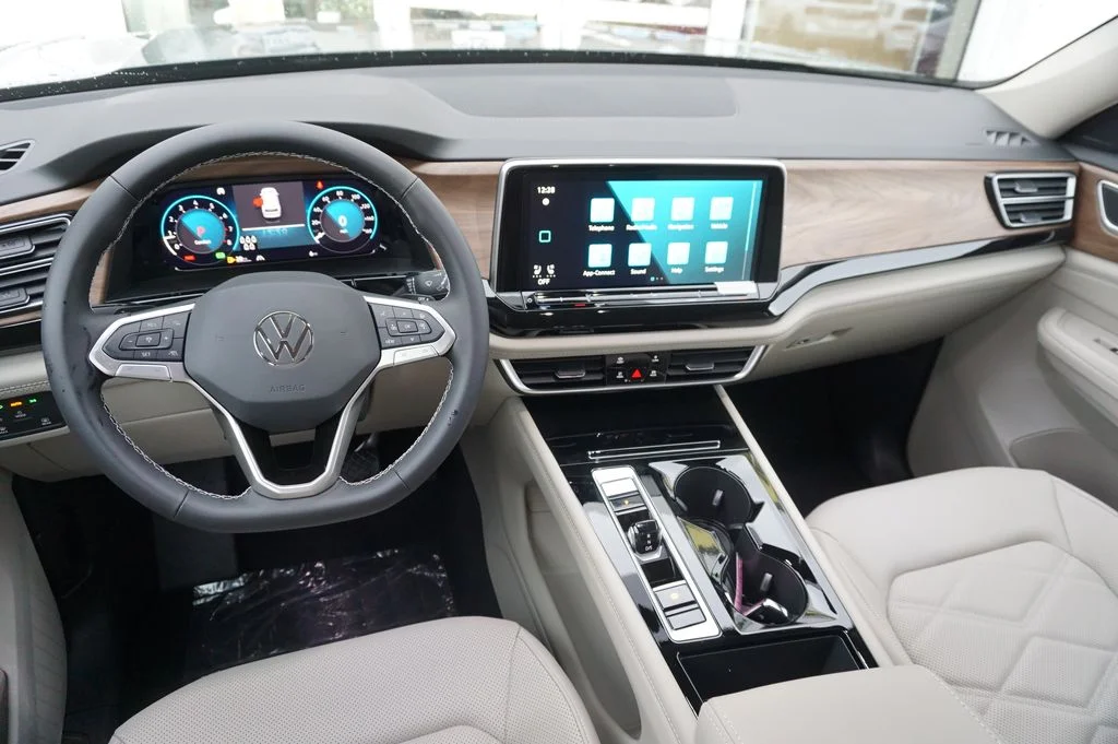 New 2026 Green Volkswagen 2.0T SE w/Technology image 13