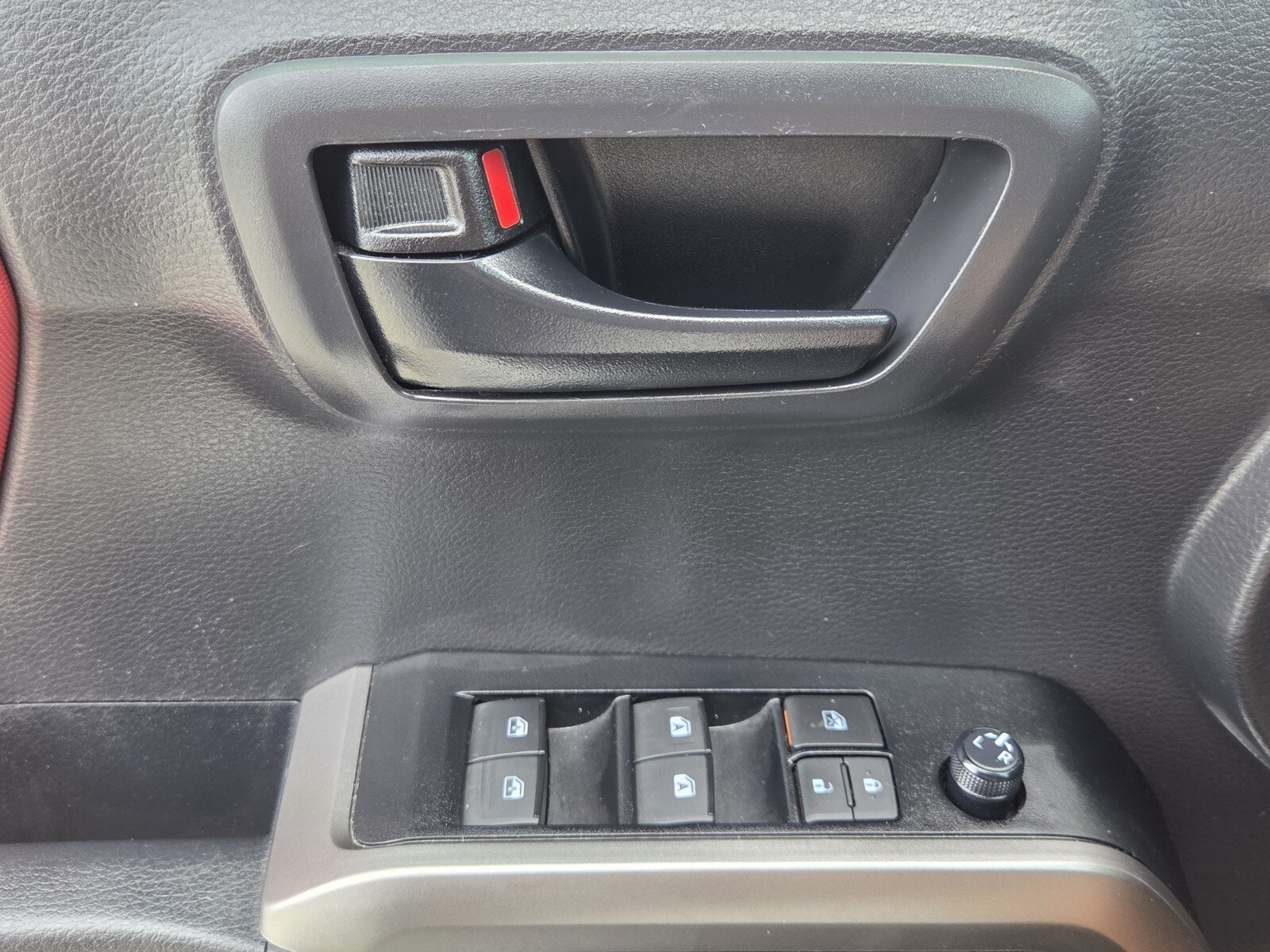 Used 2023 Ice Toyota SR5 image 12