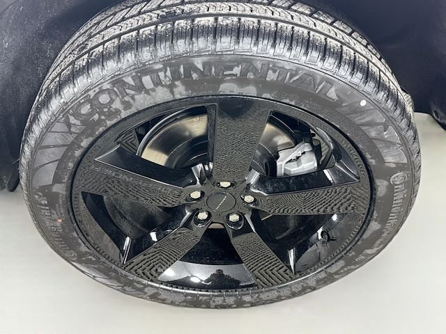 New 2026 Fuji White Land Rover X-Dynamic SE image 33