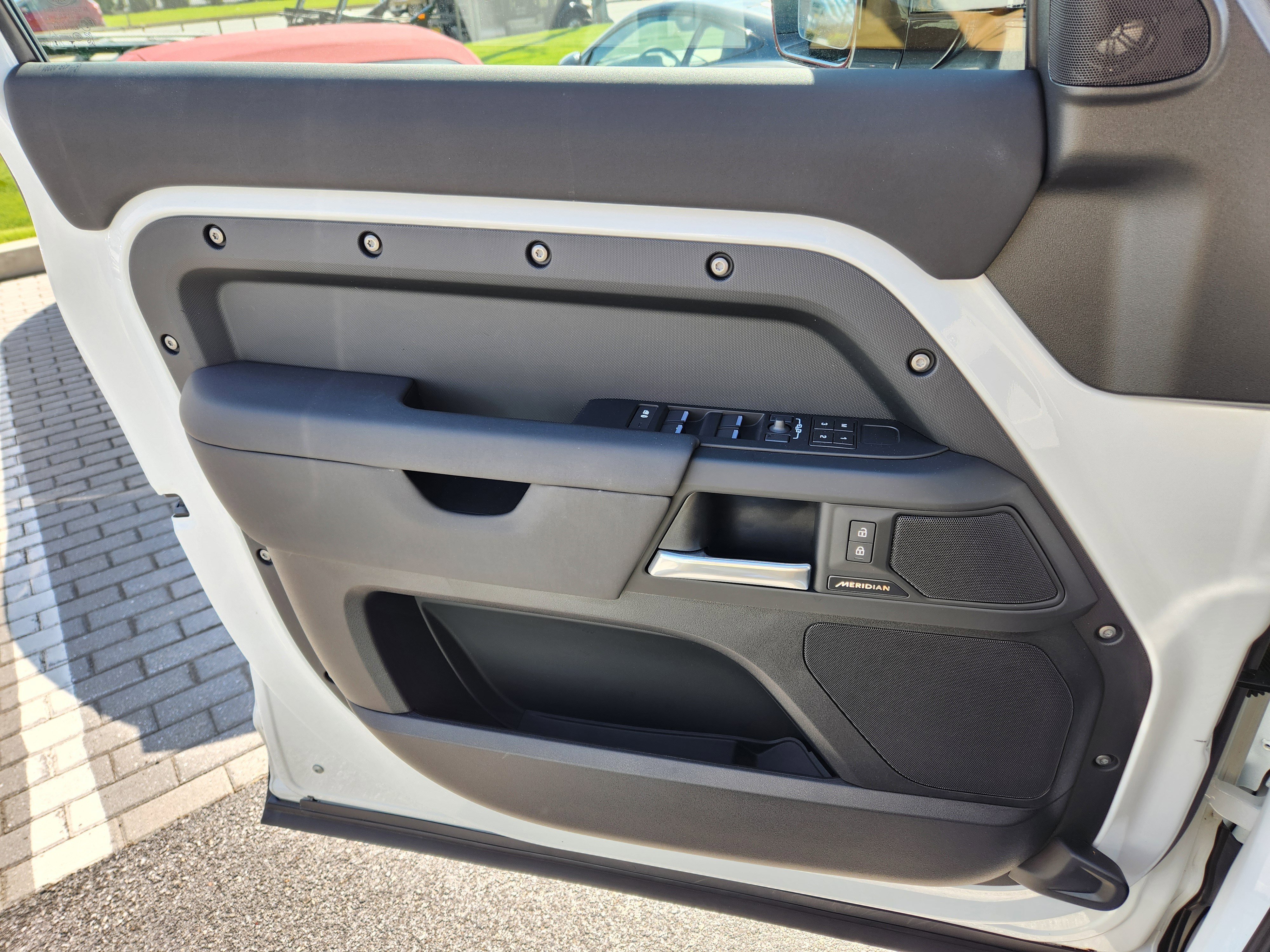 Certified Used 2025 Fuji White Land Rover S image 25