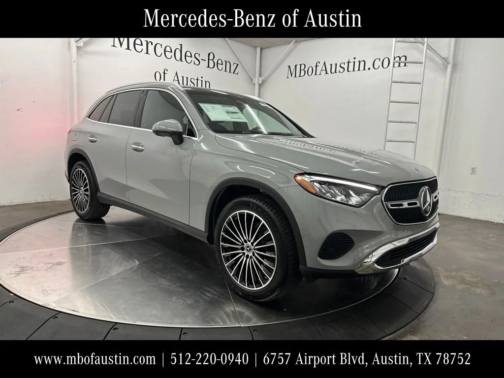 New 2027 White Mercedes-Benz GLC 300 image 1