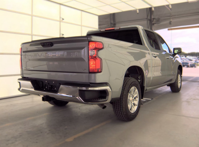 Used 2025 Gray Chevrolet LT image 3