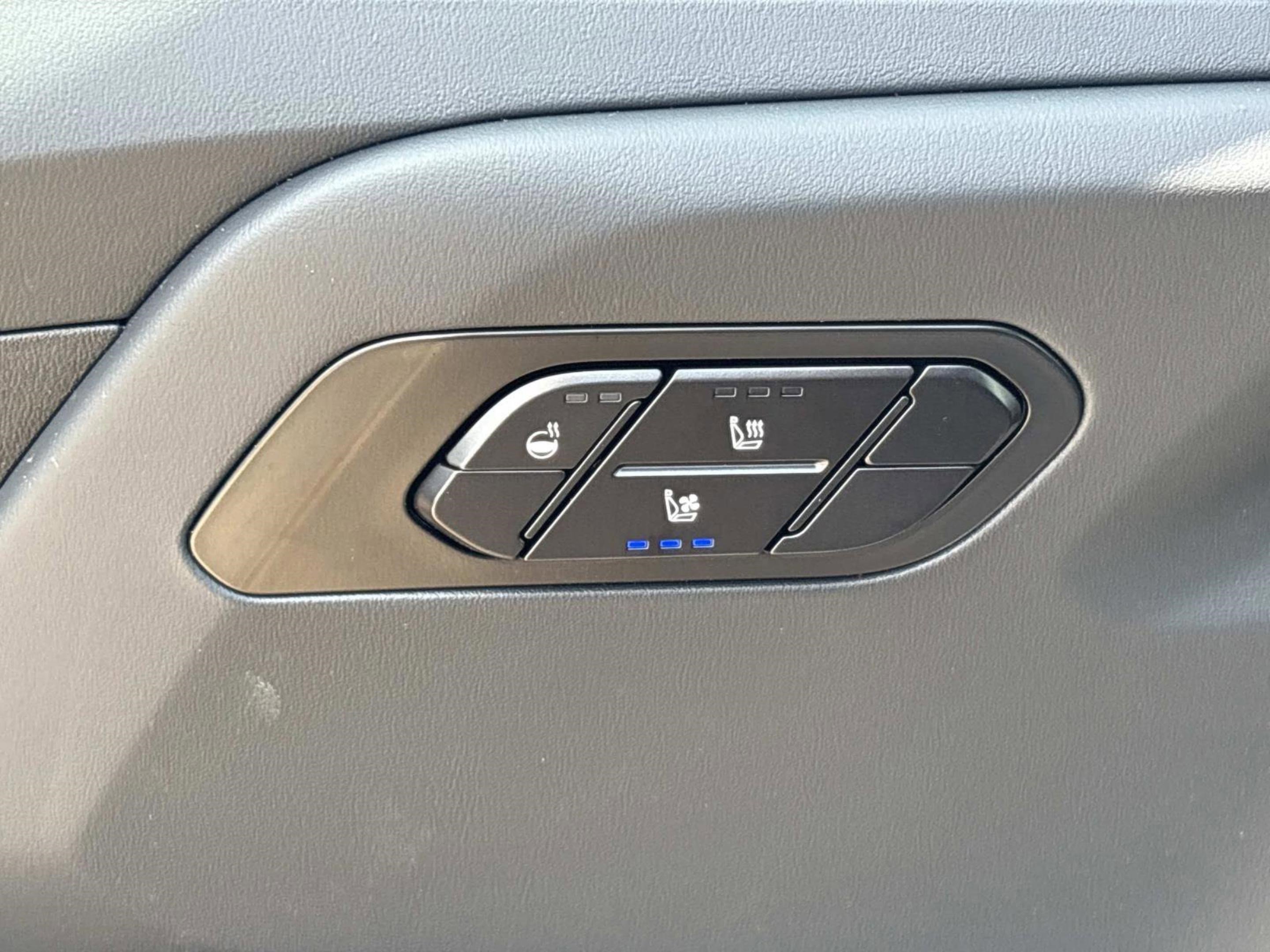New 2027 Wolf Gray Kia X-Line EX image 19