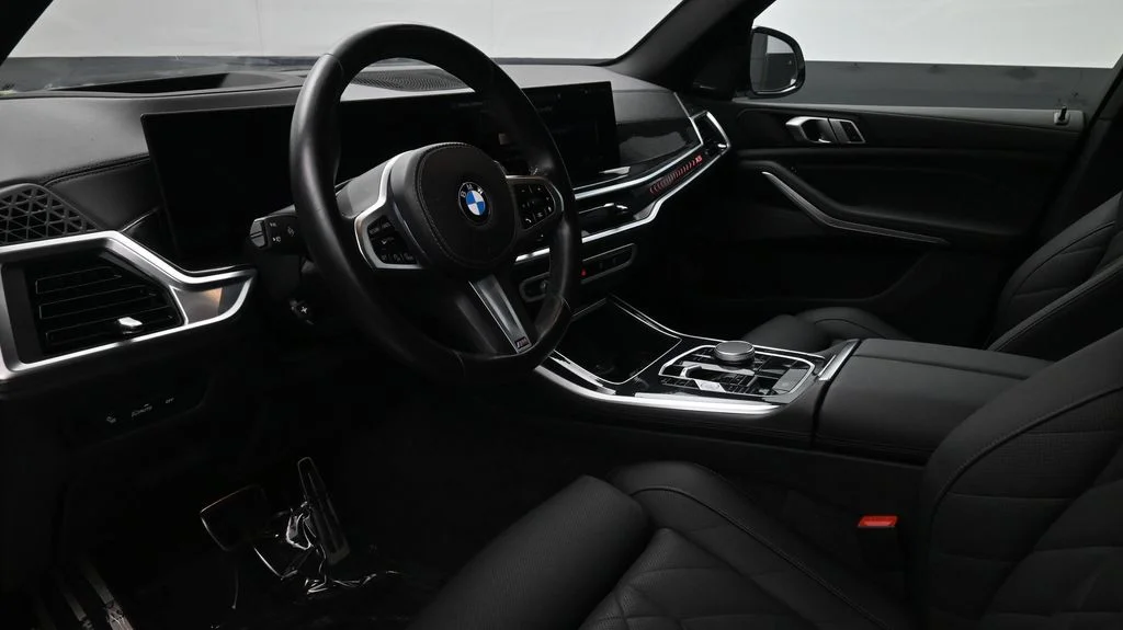 Used 2024 White BMW sDrive40i image 8