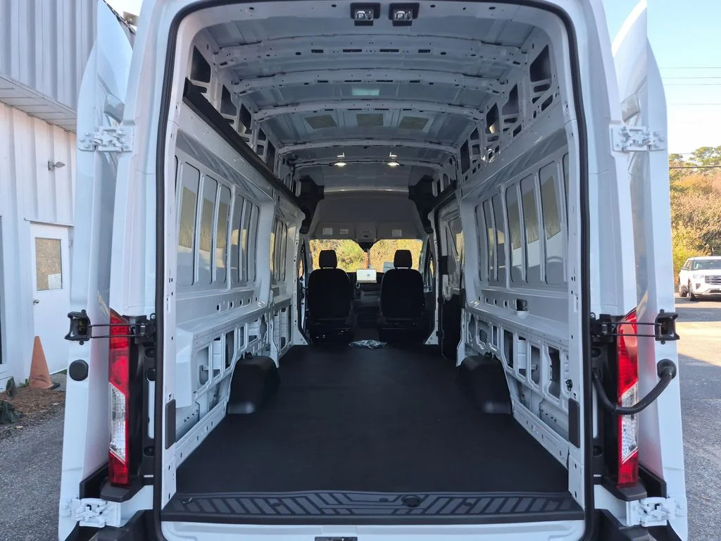 New 2026 Oxford White Ford Cargo Van image 15