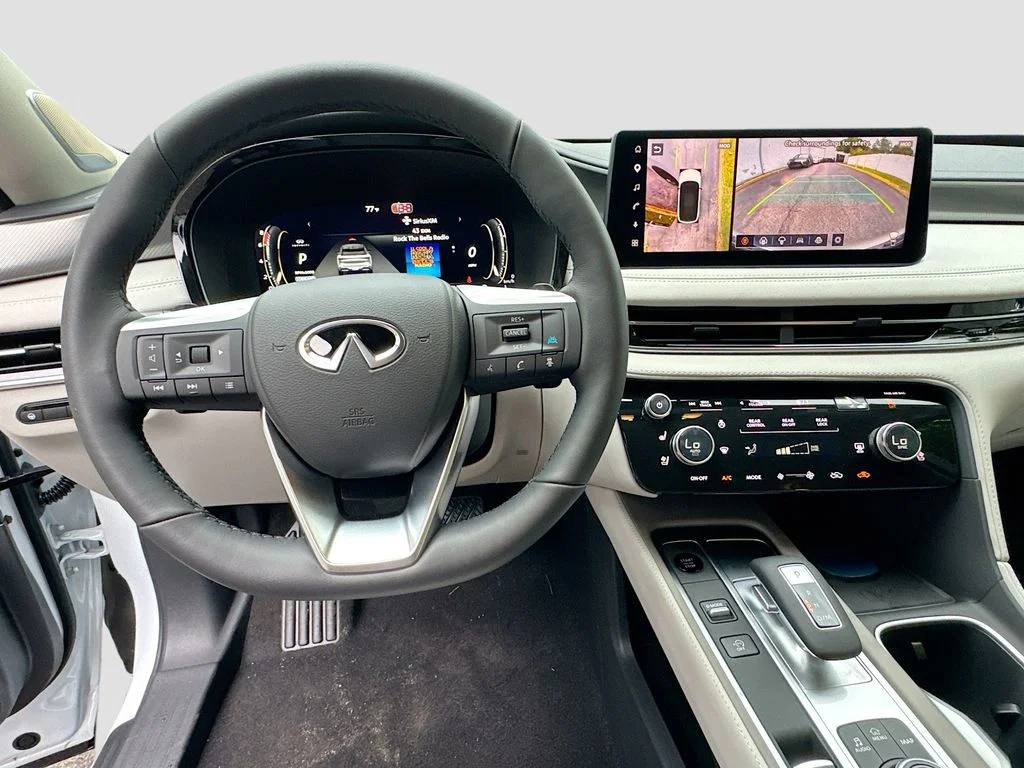 New 2027 RADIANT WHITE INFINITI Luxe FWD image 11