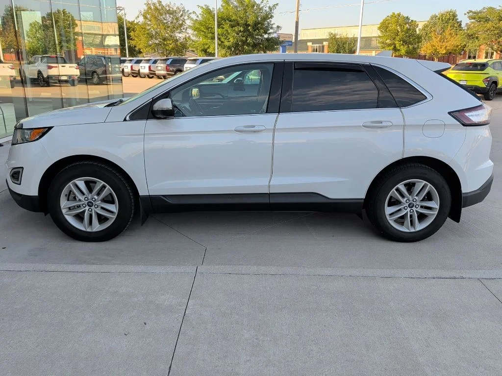 Used 2018 White Ford SEL image 4