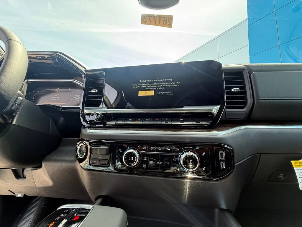 New 2026 Sterling Metallic GMC Elevation image 24