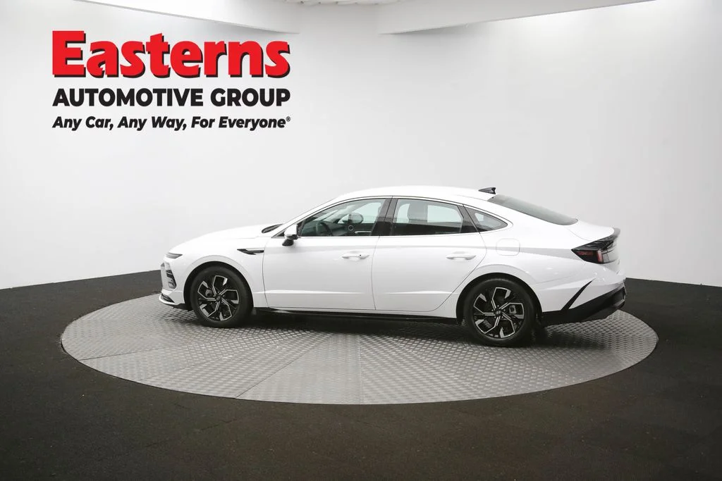 Used 2024 White Hyundai SEL image 61