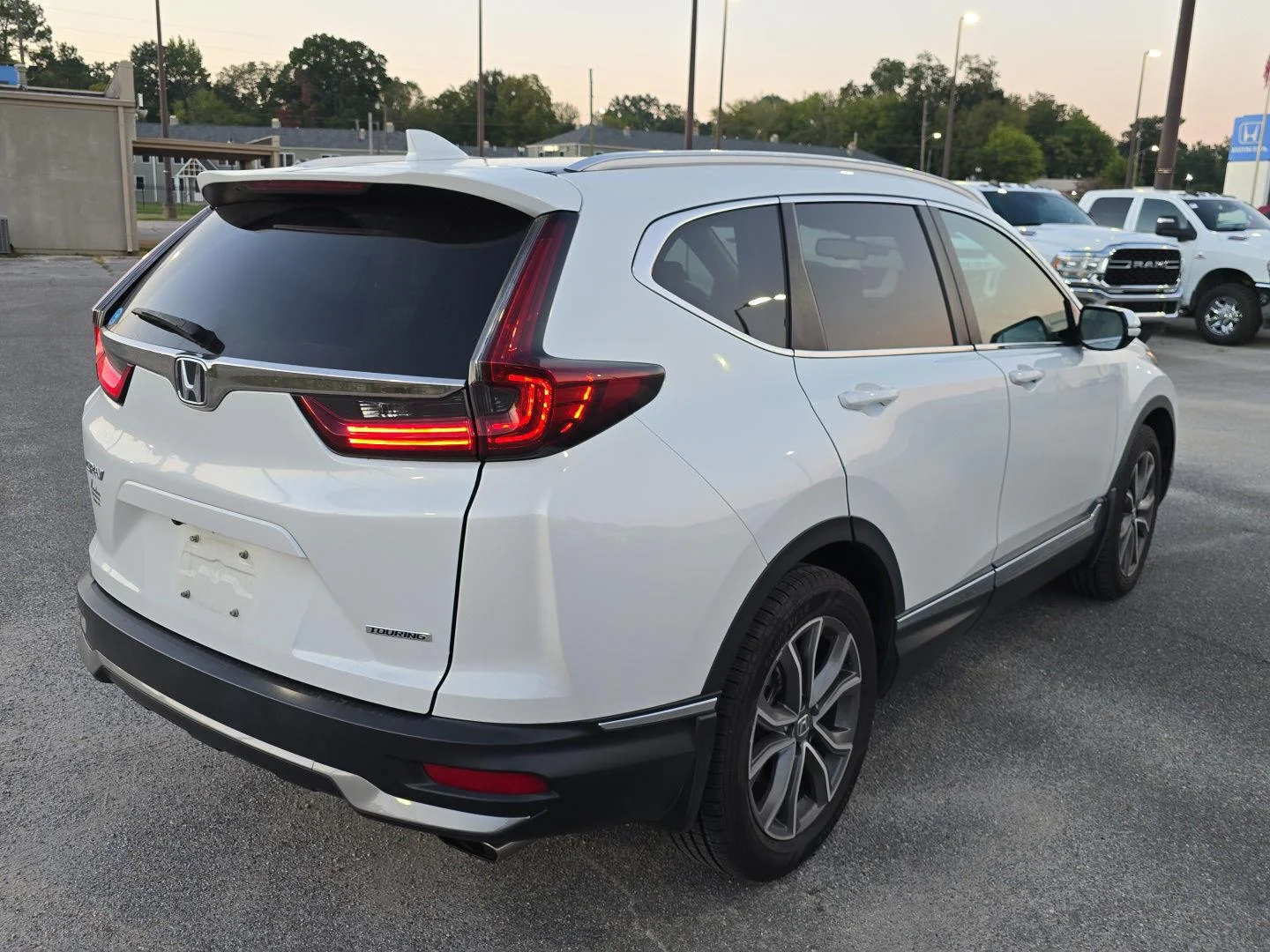 Used 2021 Platinum White Pearl Honda Touring image 3