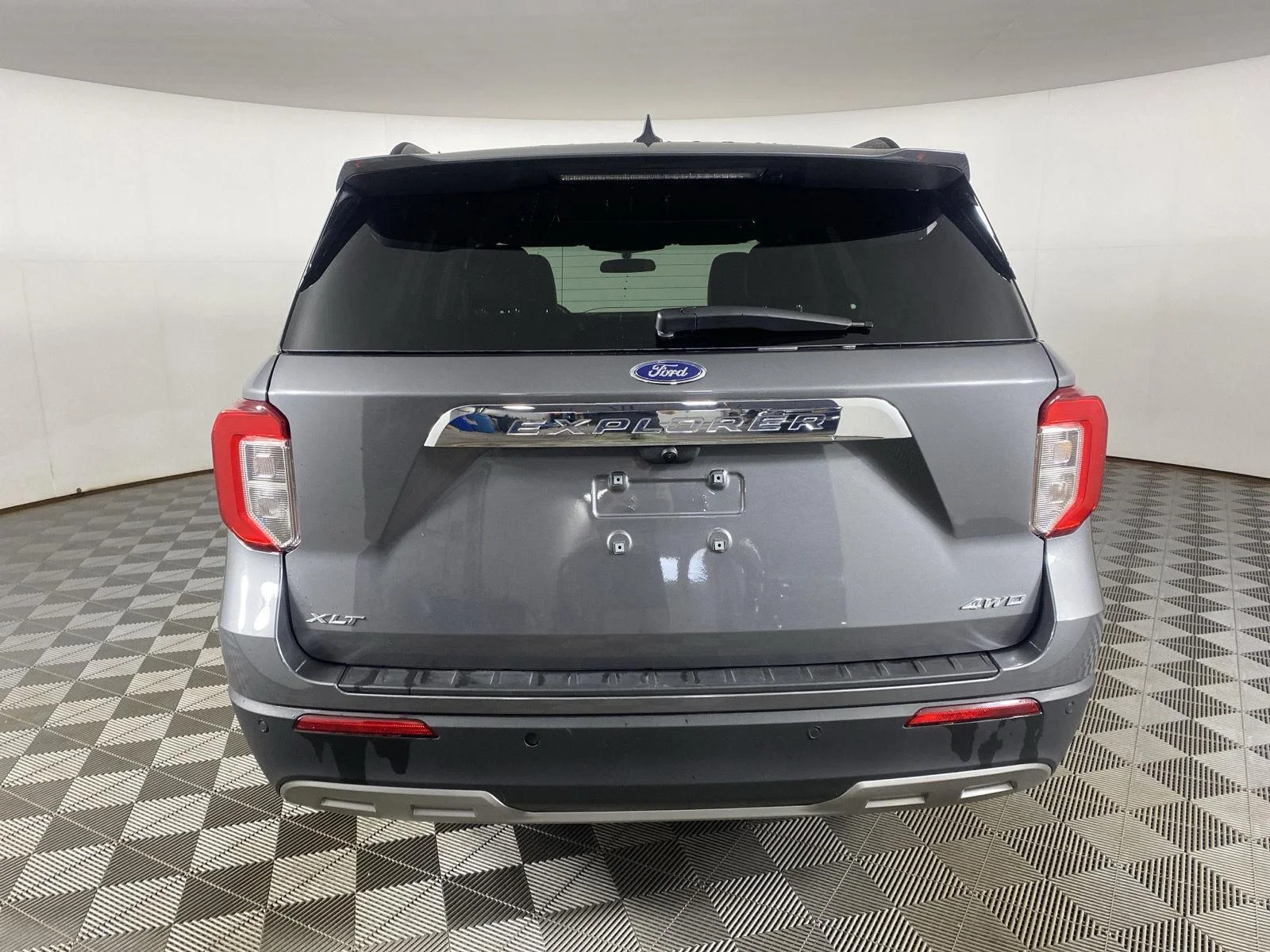 Used 2023 Carbonized Gray Ford XLT image 9