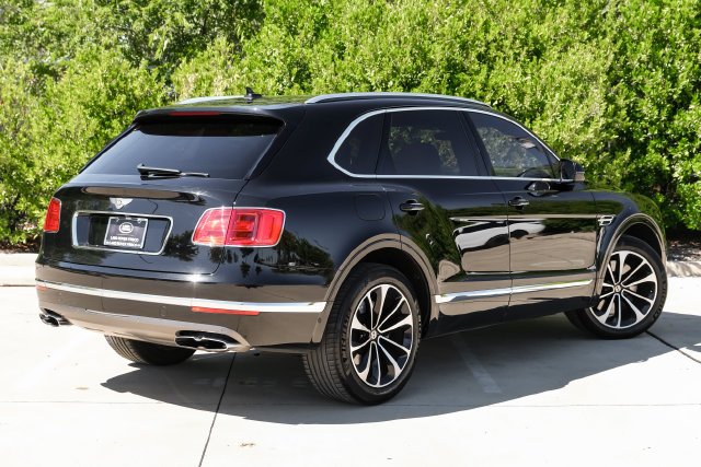 Used 2019 Black Crystal over Cricket Ball Bentley V8 image 11