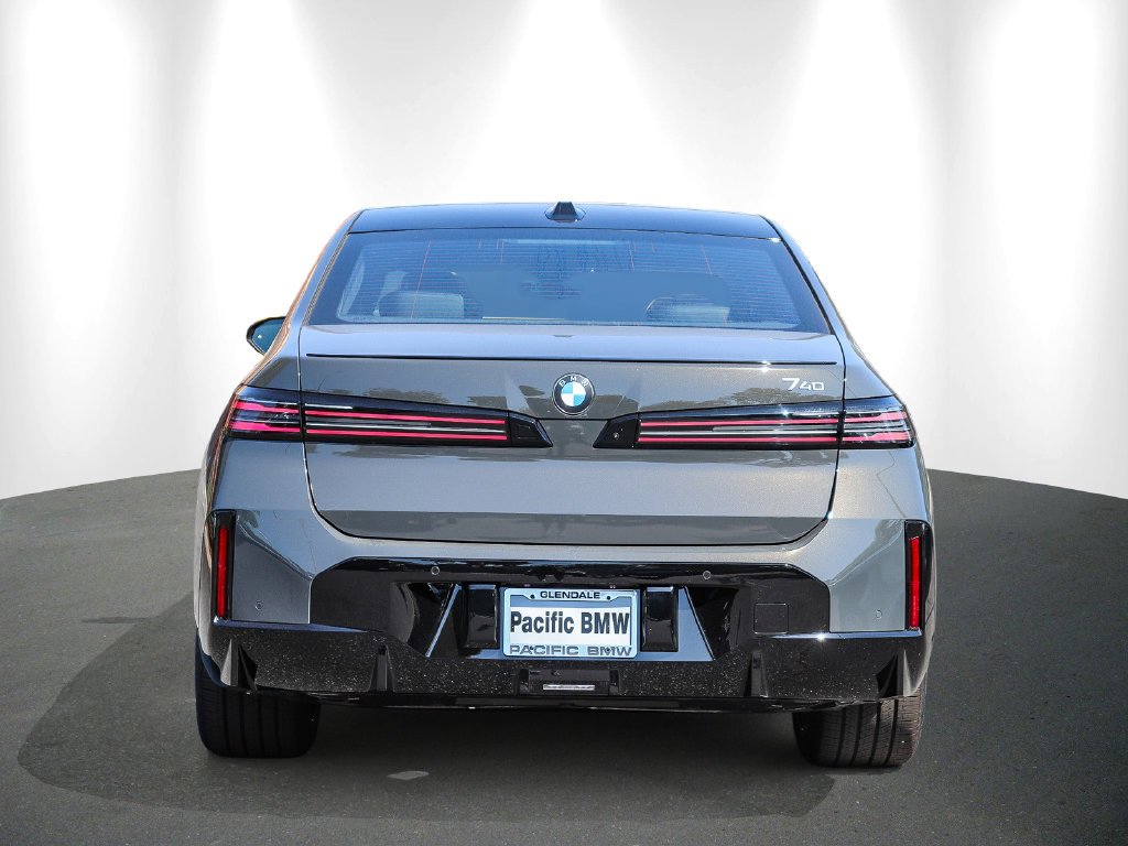 2027 BMW 7 Series photo 5