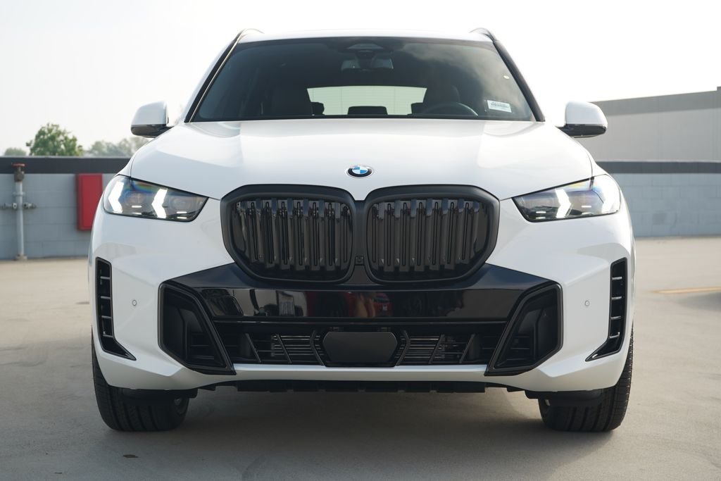 New 2026 Alpine White BMW xDrive40i image 2