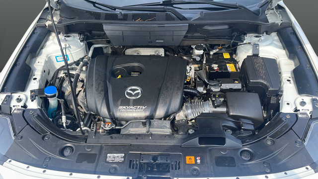 Used 2018 White Mazda Touring image 28