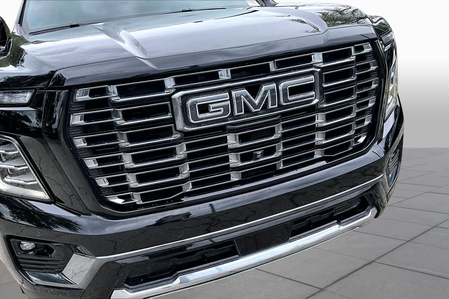Used 2025 Onyx Black GMC Denali Ultimate image 30