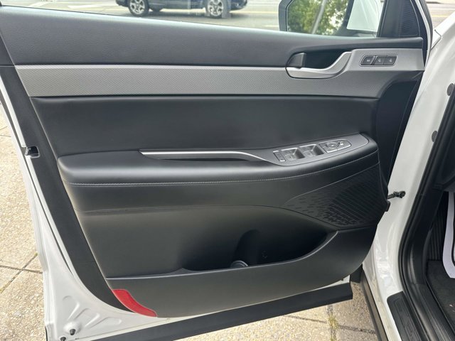 Used 2025 Hyper White Hyundai SEL Premium image 12