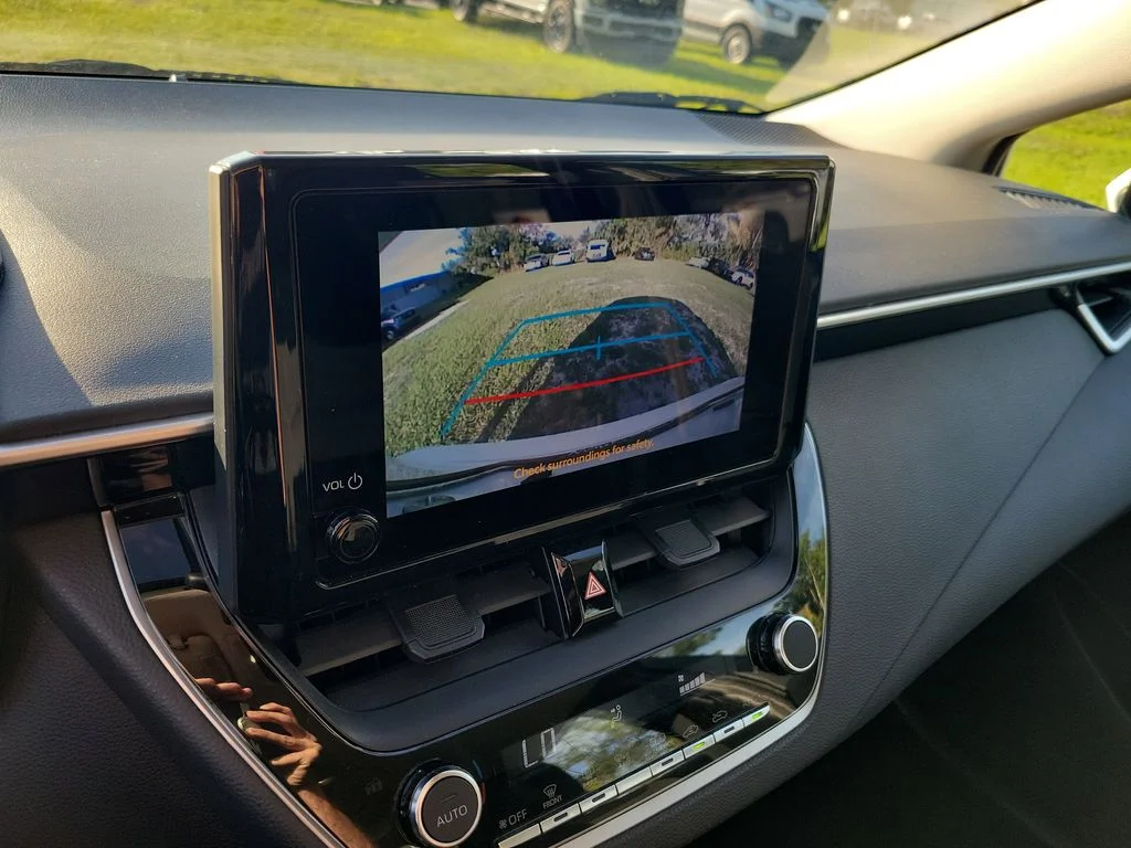Used 2024 Ice Toyota LE image 22