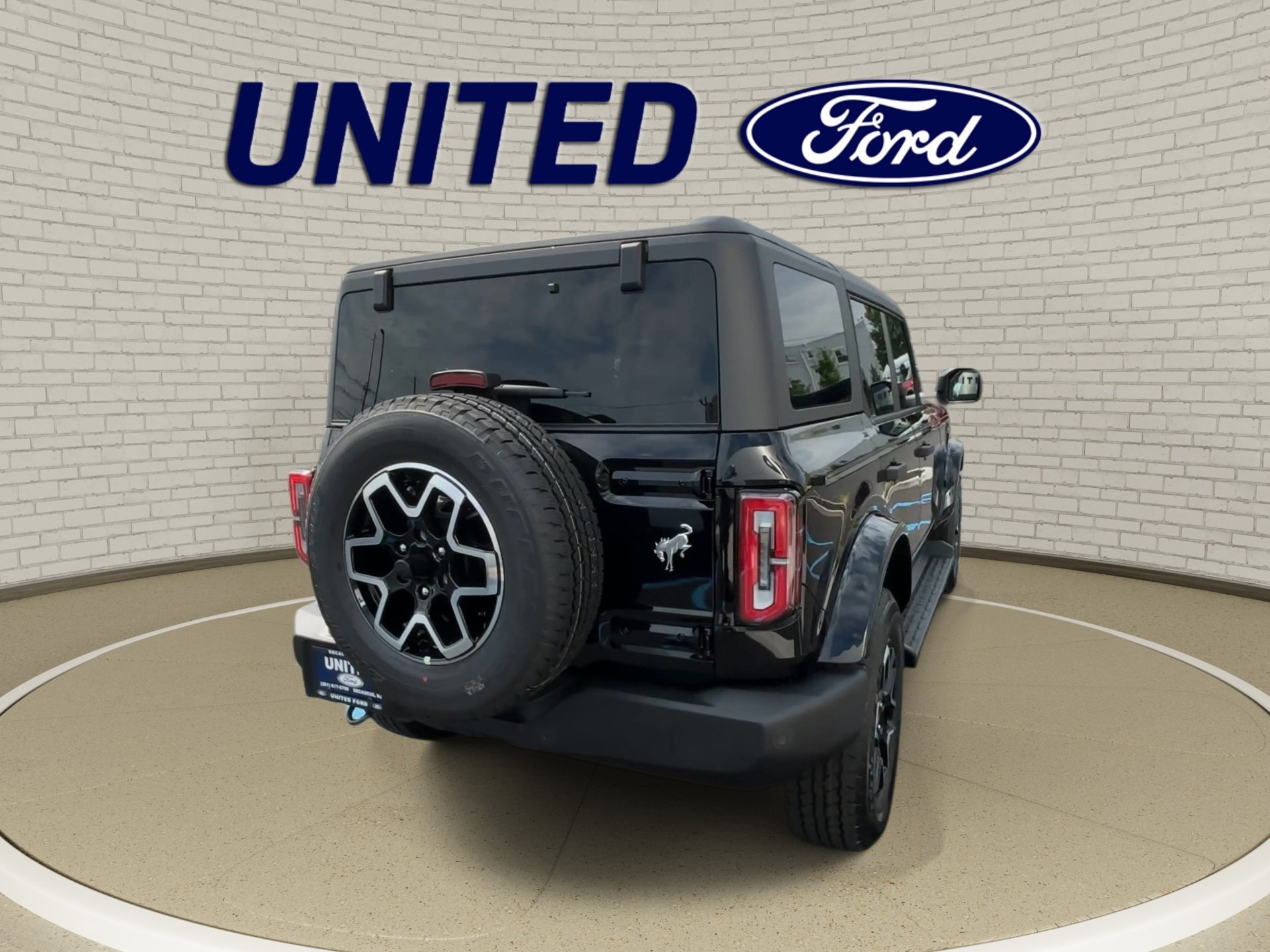 New 2026 Shadow Black Ford Outer Banks® image 8