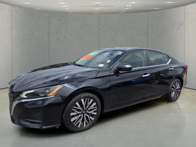 Pre-Owned 2025 Nissan Altima 2.5 SV