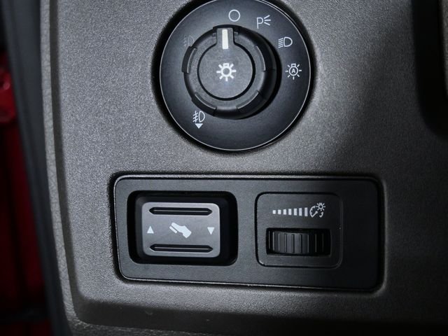 Used 2009  Ford XL image 26