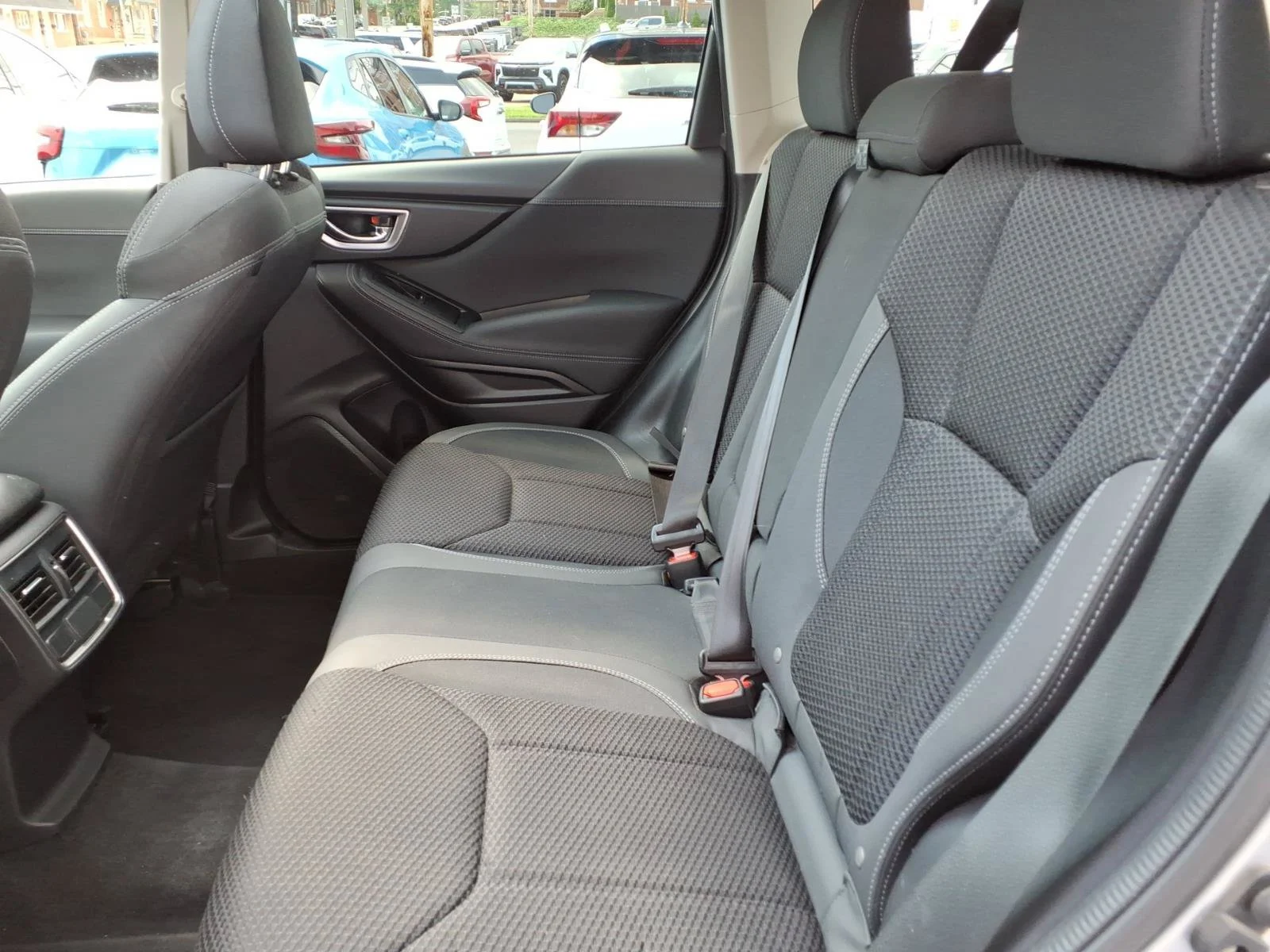 Used 2022 Ice Silver Metallic Subaru Premium image 12