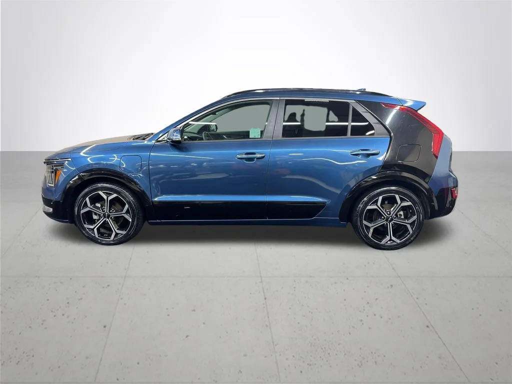 Used 2023 Blue Kia SX image 3
