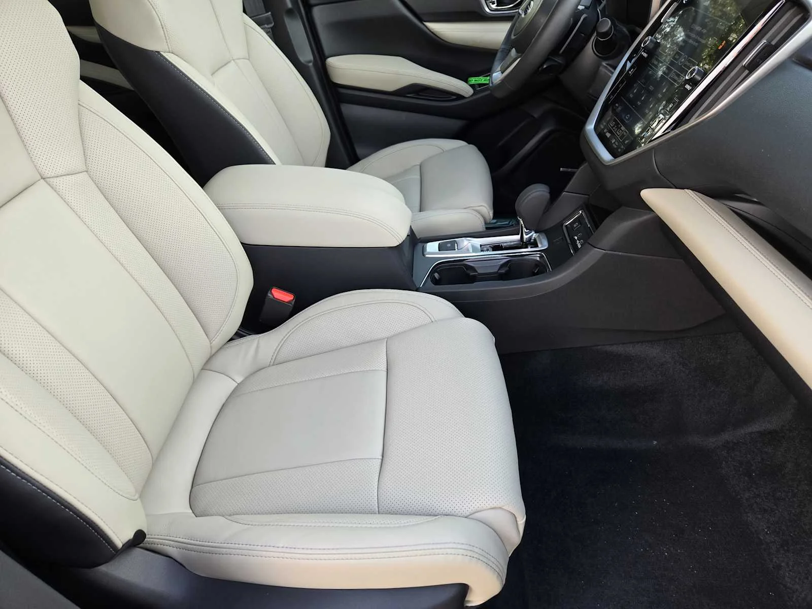 2026 Subaru Ascent Limited - Photo 9