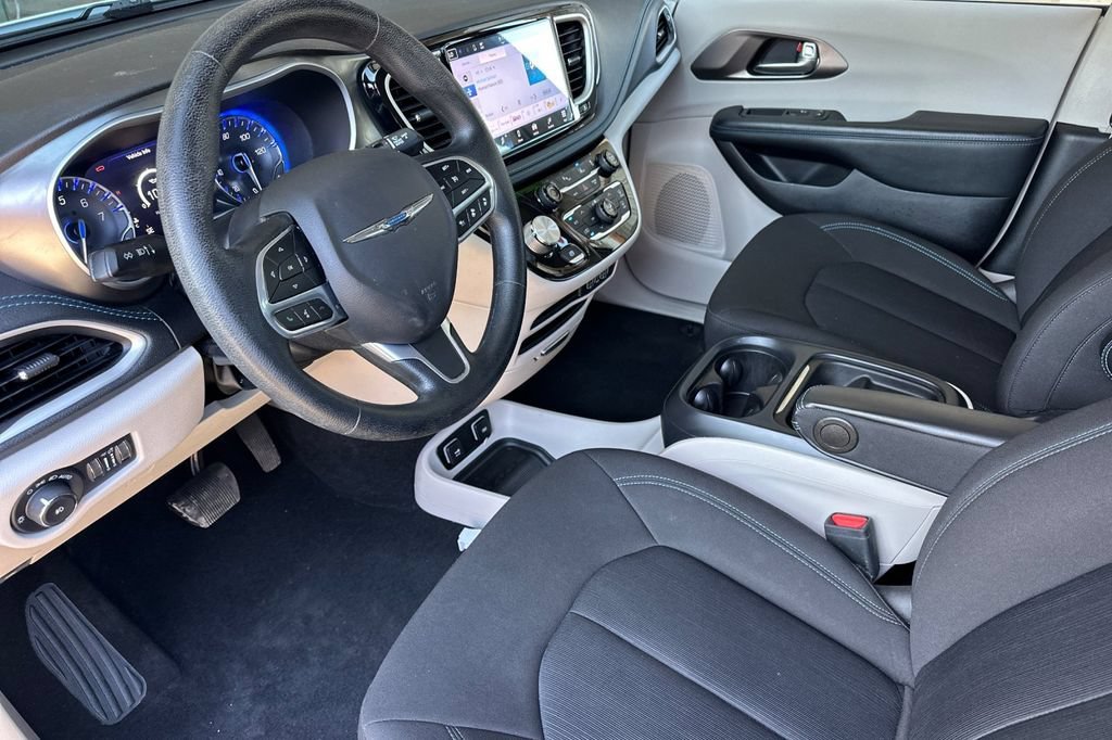 2021 Chrysler Pacifica Touring - Photo 10