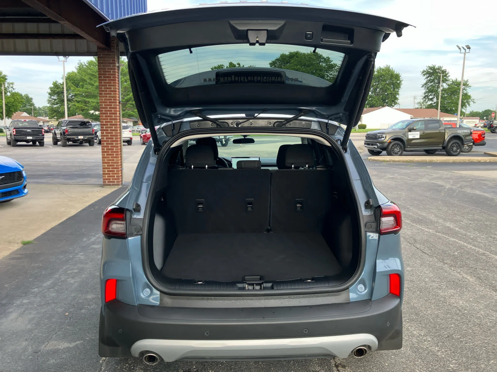 Used 2023 Vapor Blue Metallic Ford Active image 25