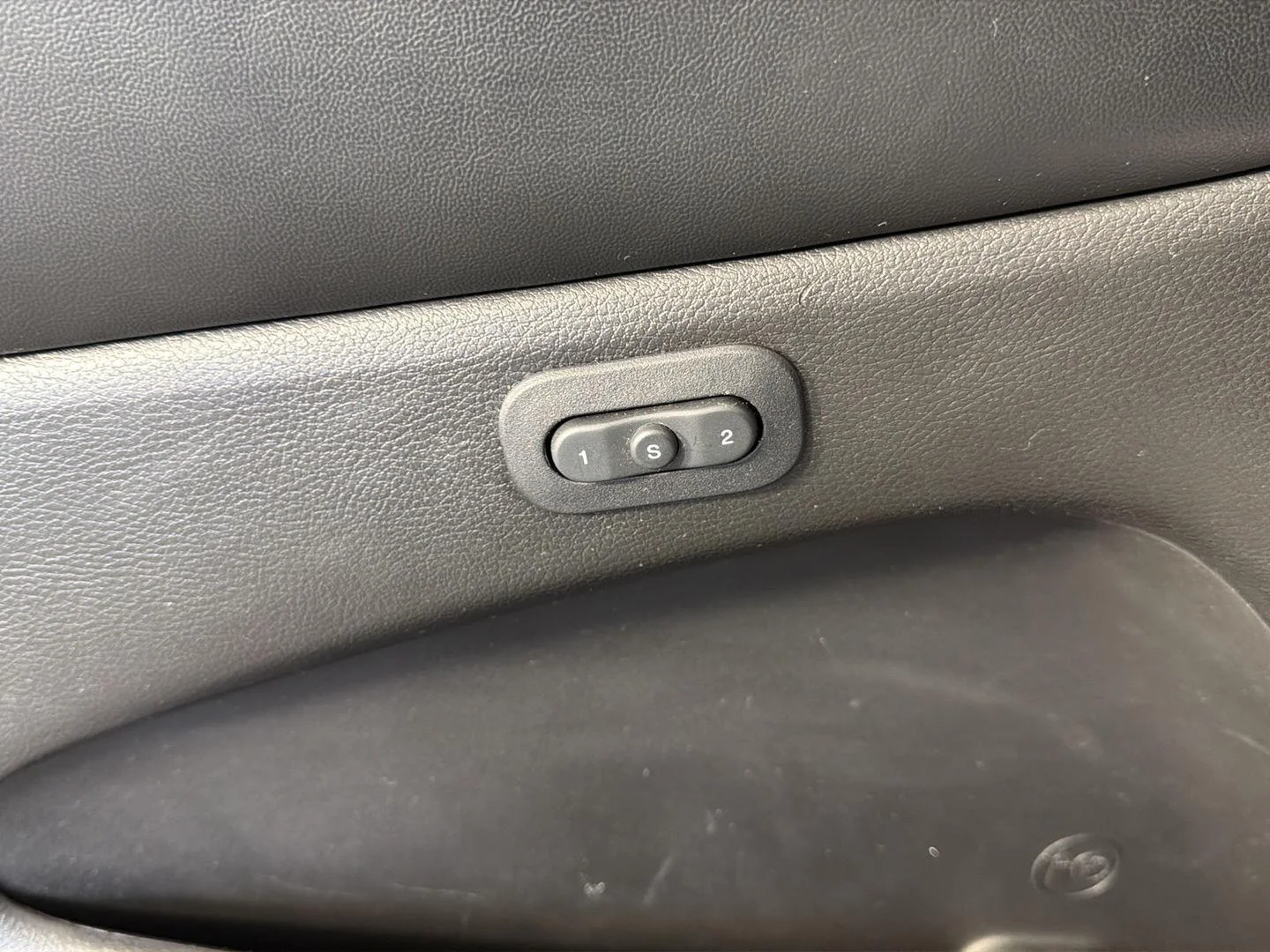 Used 2019 Bright White Clearcoat Jeep Trailhawk image 28