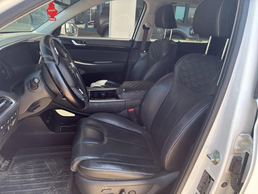 Used 2021 Hyper White Hyundai Limited image 2