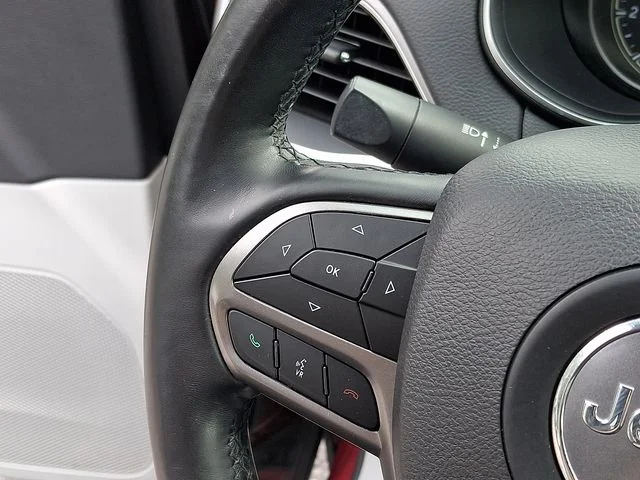 Used 2020 Red Jeep Latitude Plus image 20