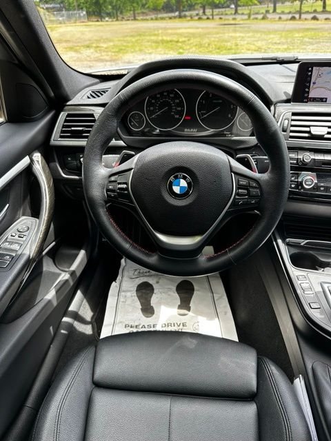 Used 2018 Glacier Silver Metallic BMW 328d image 24