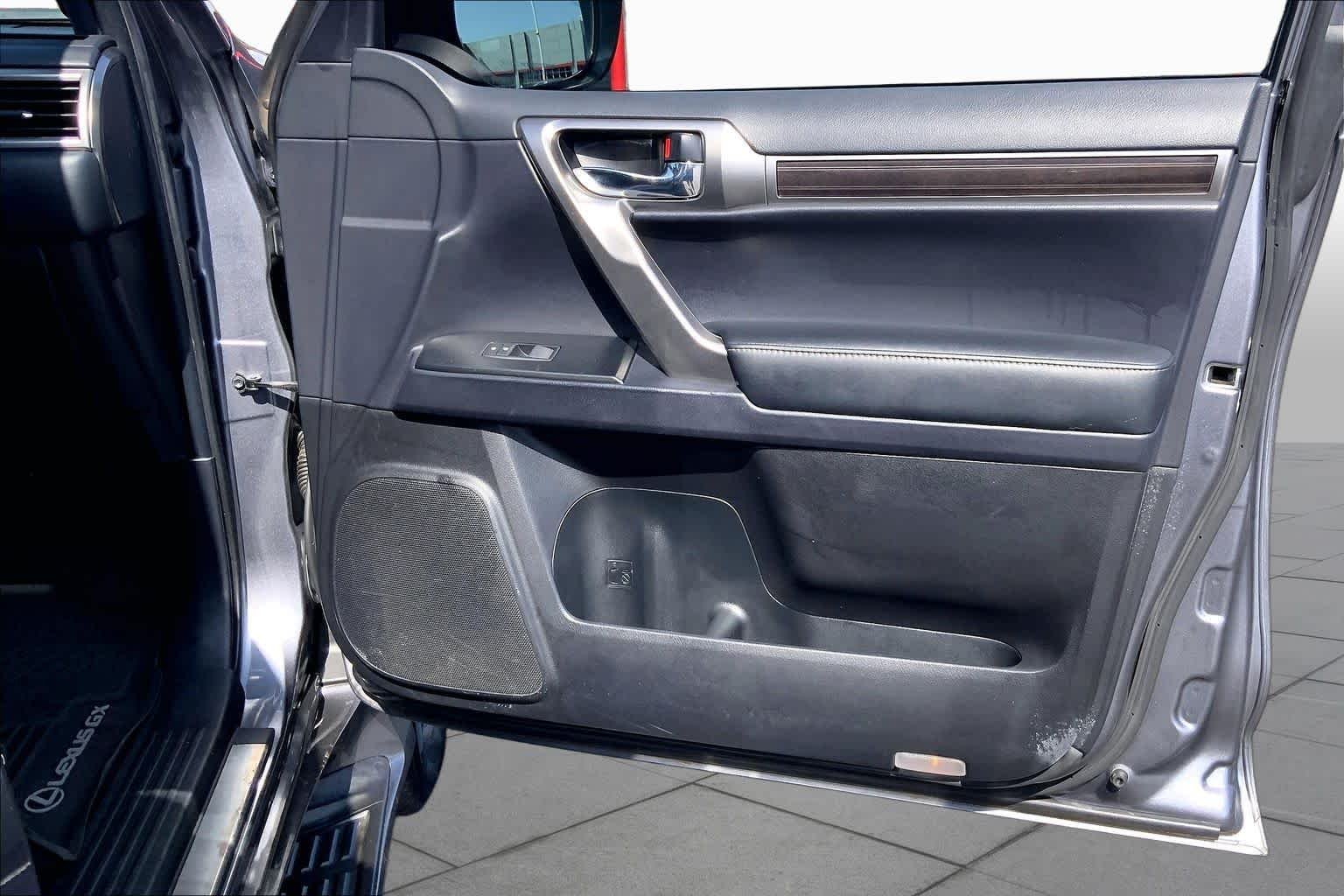 Used 2022 Nebula Gray Pearl Lexus Premium image 23