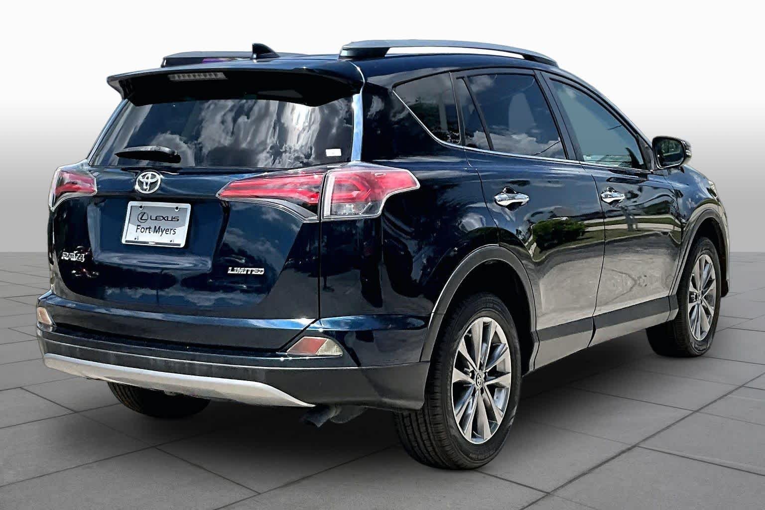 Used 2018 Galactic Aqua Mica Toyota Limited image 13