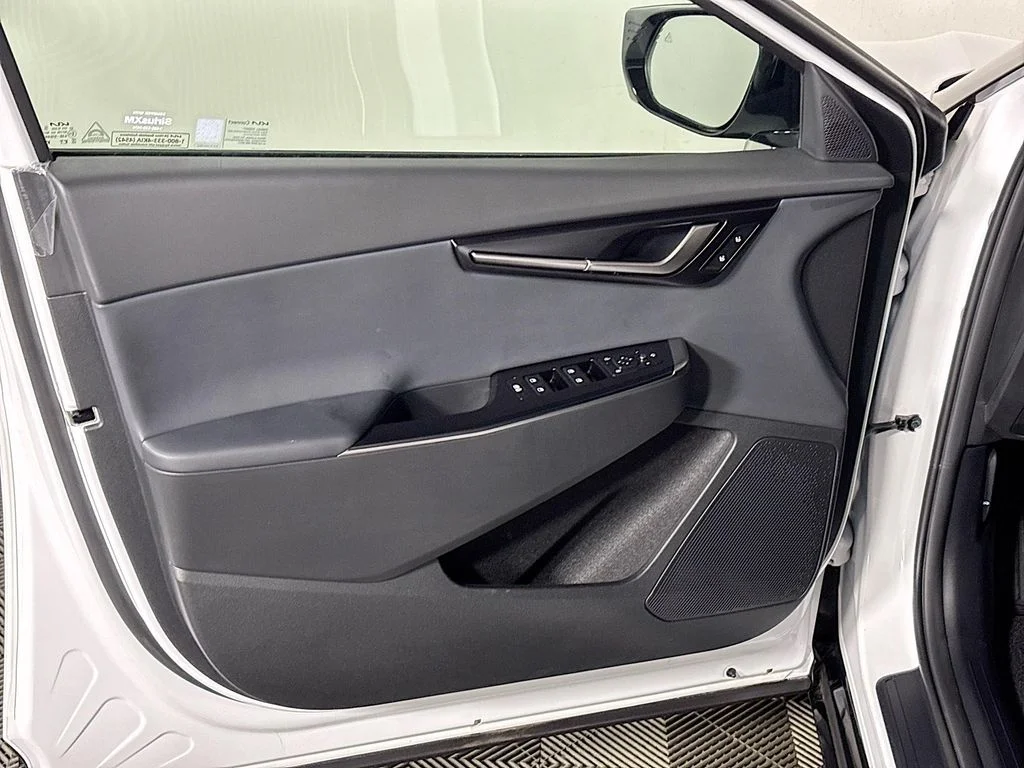New 2026 Glacial White Pearl Kia WIND image 10