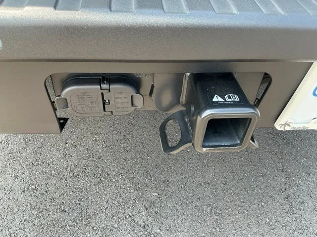 New 2026 Space White Metallic Ford XLT image 6