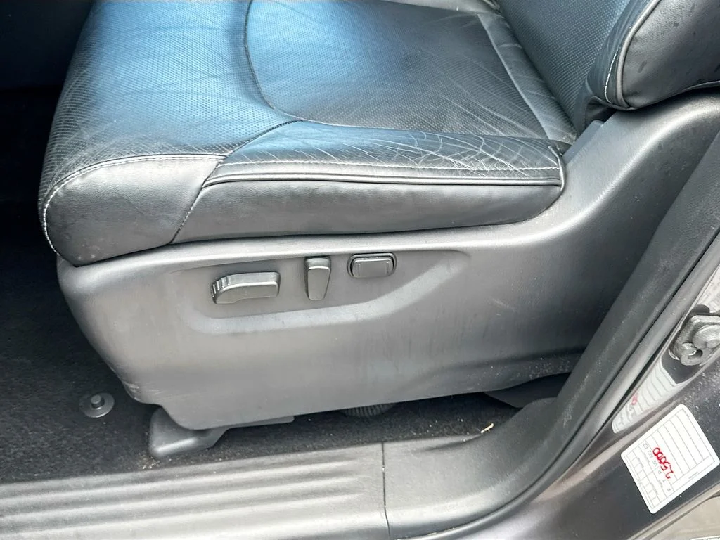 Certified Used 2024 Gray INFINITI LUXE image 21