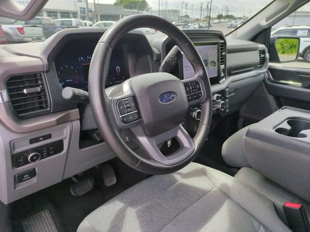 Used 2025 Gray Ford XLT image 15
