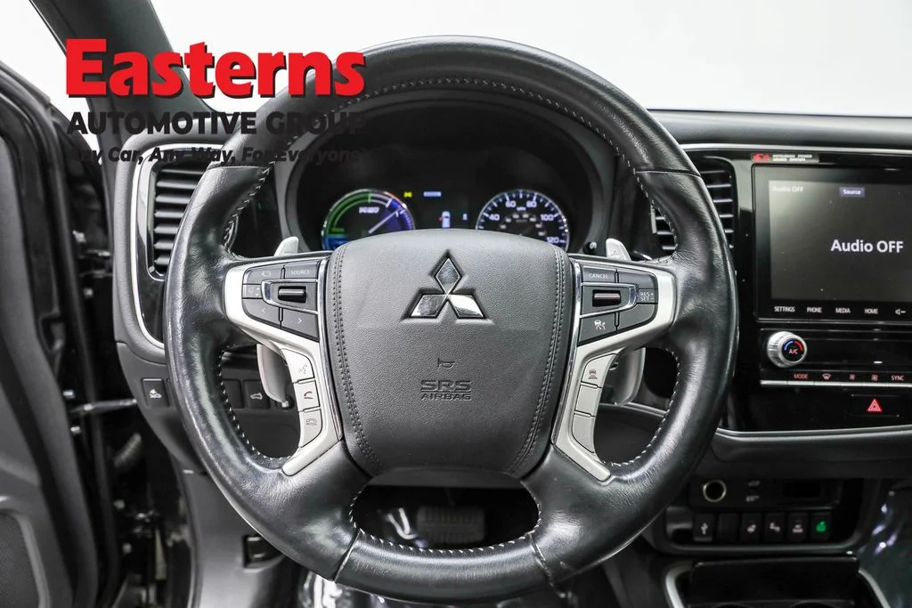 Used 2021 Black Mitsubishi SEL image 10