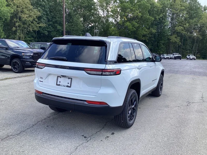 New 2026 Bright White Clearcoat Jeep Laredo Altitude image 7