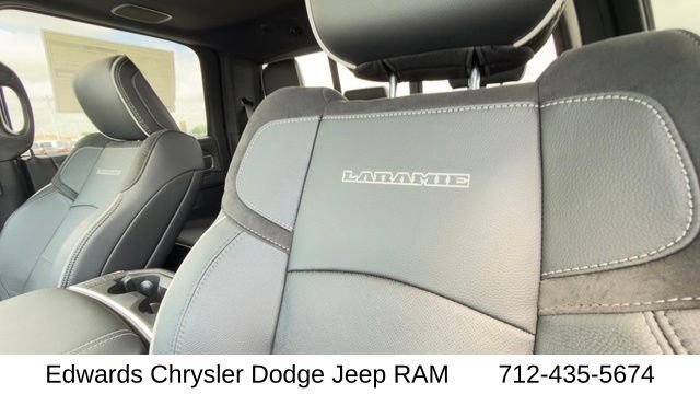 New 2026 Diamond Black Crystal Pearl-Coat Exterior Paint RAM Laramie image 28