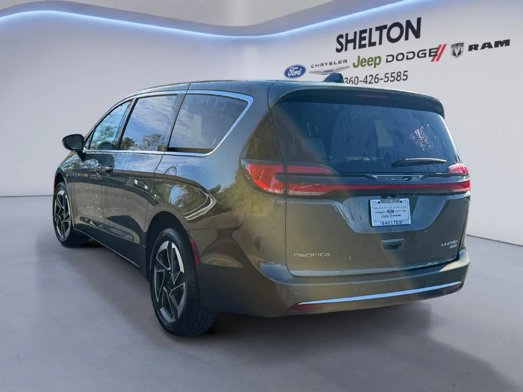 New 2027 Green Chrysler Limited image 3