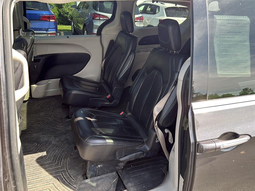 Used 2021 Granite Crystal Metallic Clearcoat Chrysler Touring L image 9