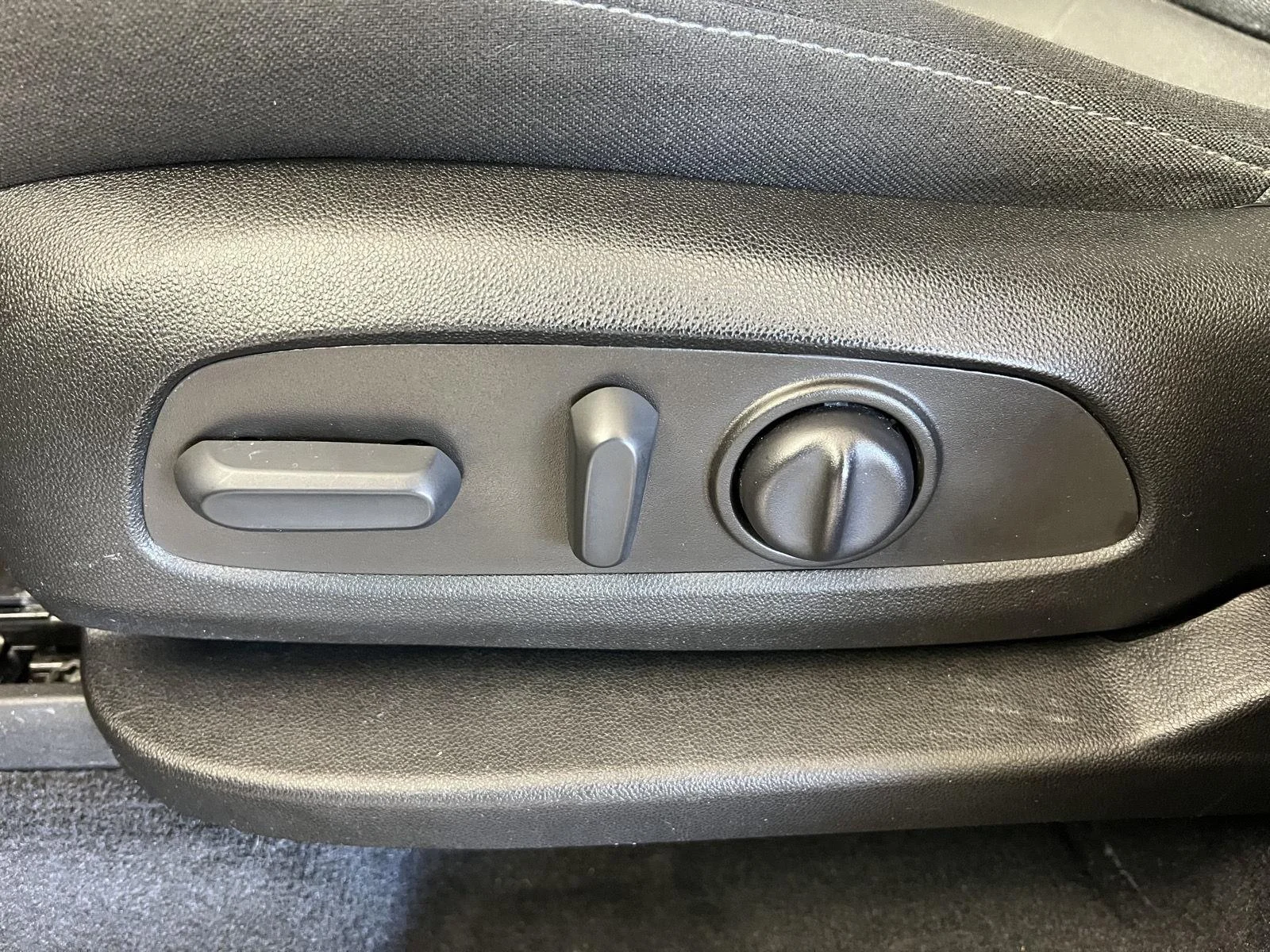 Used 2022 Silver Sage Metallic Chevrolet LT Cloth image 6