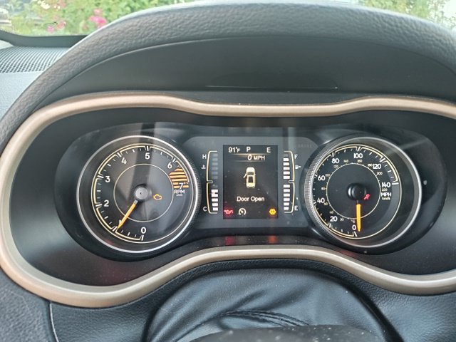 Used 2018 Bright White Clearcoat Jeep Latitude image 16