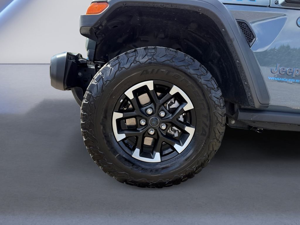 Used 2025 Gray Jeep Rubicon 4xe image 10