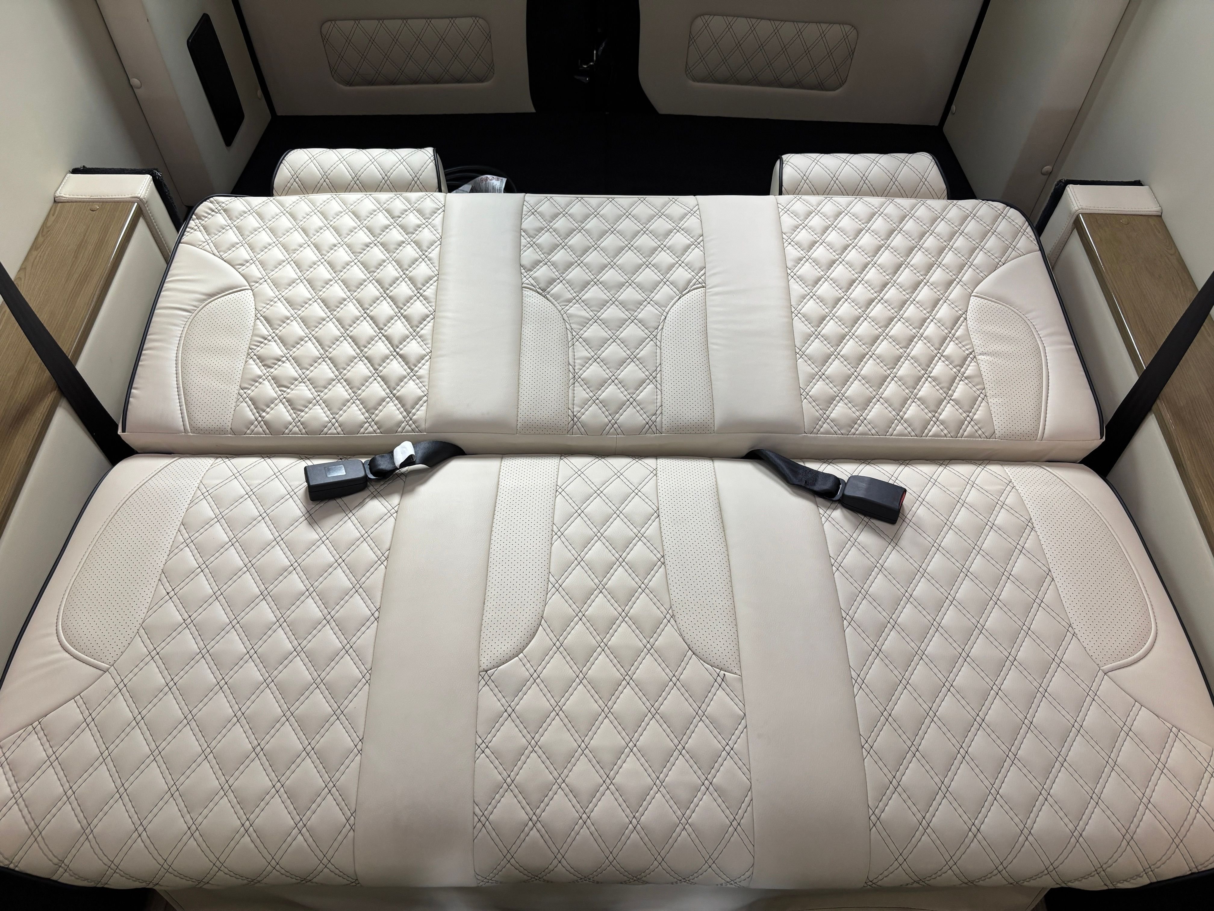 Used 2021 Gray Mercedes-Benz Midwest Touring image 38